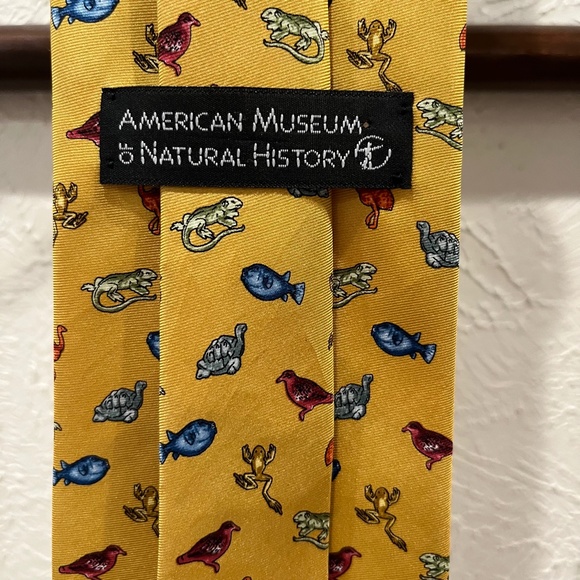 Men's 100% Italian silk neck tie from the American Museum of Natural History - Picture 4 of 5